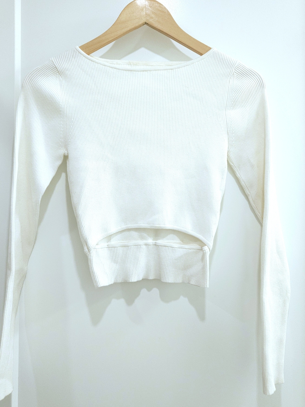 Wilfred Ribbed Knit Long Sleeve Crop Top